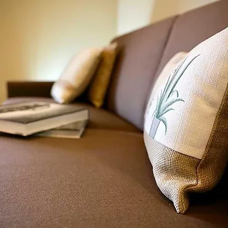 Le Sette Vie Homes