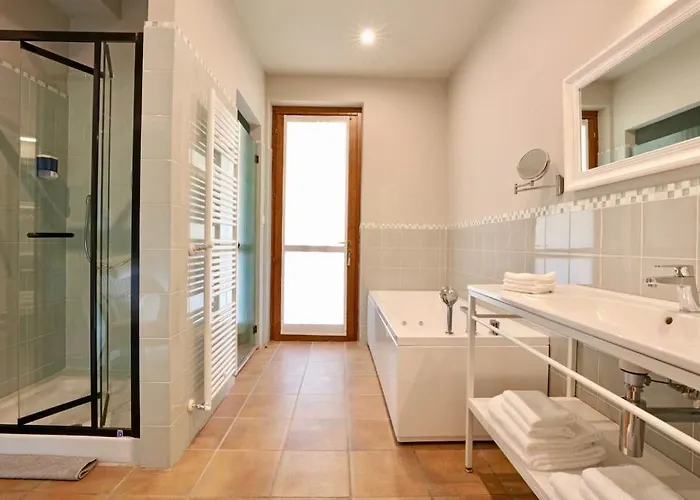 Le Sette Vie Homes 4* Monforte dʼAlba